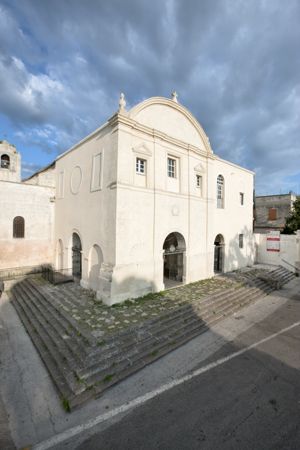 Sassari, chiesa di San Pietro di Silky, facciata