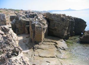 Tramezzo risparmiato a protezione della cava dal mare