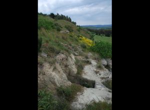 Necropoli di Monte Luna, costone roccioso