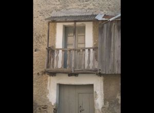 Casa Frau, balcone in legno