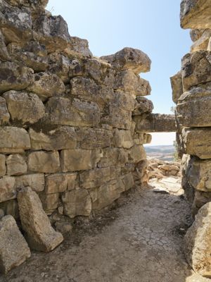 Villanova Tulo, nuraghe Adoni, interno del mastio