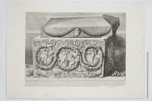 Sarcofago in porfido del mausoleo di costanza