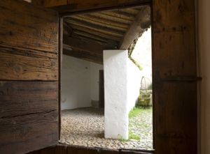 Casa Deledda corte porticata