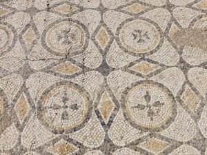 Pula, Nora, pavimento mosaicato romano
