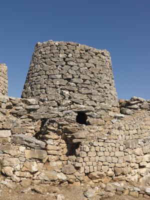 Osini, nuraghe Serbissi, ingresso