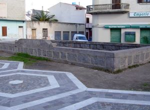 La fontana romana al centro del paese