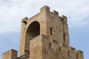 Oristano, torre di Mariano II, merli