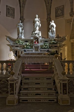 Alghero, chiesa di San Francesco, altare maggiore