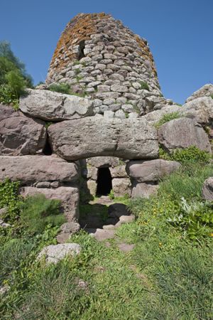 Macomer, nuraghe Santa Barbara, ingresso