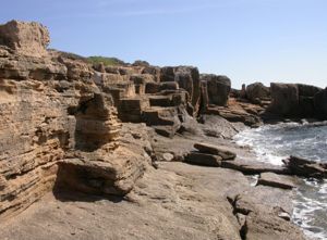 Fronte di cava sul lato a mare