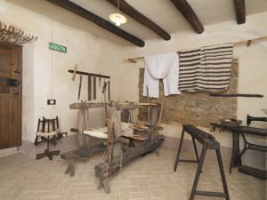 Galtellì, Museo Etnografico Sa domo de Marras, sala della tessitura