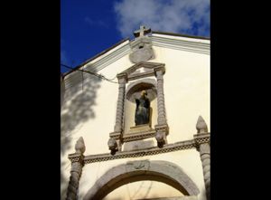 Chiesa di San Giuseppe, dettaglio della nicchia con il santo