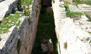 Cisterna di età romana sul lato meridionale del tempio