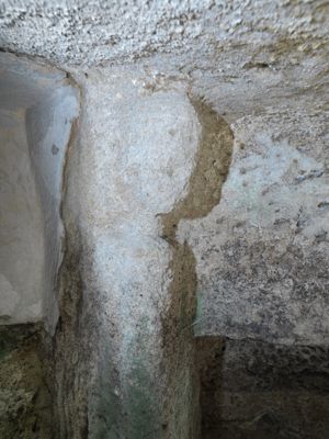 Carbonia, Monte Sirai, necropoli punica, pilastro con testa umana