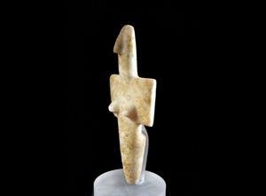 Dea madre di Turrita Statuina di divinità femminile, in marmo, di schema geometrico cruciforme dalla località di Sa Turriga (Senorbì). Cultura di Ozieri. Conservato presso il Museo Archeologico Nazionale di Cagliari