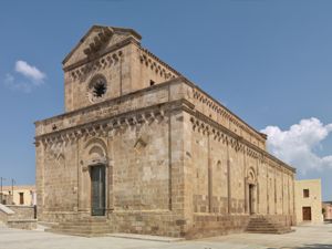 Tratalias, chiesa di Santa Maria, facciata