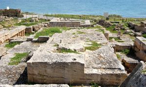 Il lato di fondo del tempio