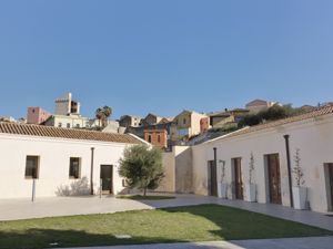 Cagliari, Ghetto degli ebrei, ex caserma di San Carlo