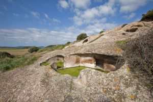 Alghero, Santu Pedru, domus de janas