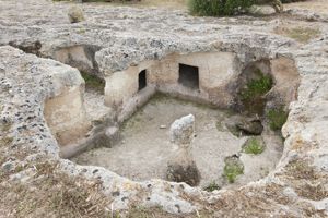 Porto Torres, Su Crucifissu Mannu, domus de janas