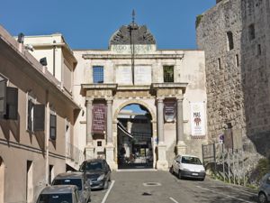 Cagliari, Cittadella dei Musei, porta del regio arsenale