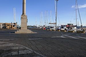 porto, piazza XXIII febbraio (monumento a Garibaldi)