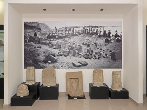 Pula, Civico Museo Archeologico Giovanni Patroni, stele dal tophet di Nora