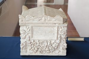 Porto Torres, Antiquarium Turritano, urna cineraria di C. Vehilius Rufus