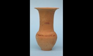 Vaso “à chardon”: documentati in modesta quantità solo in contesti cultuali e funerari di età fenicia (VIII-VI sec. a.C.), tali vasi evolvono con una progressiva riduzione del corpo e uno sviluppo sempre maggiore del collo a tromba