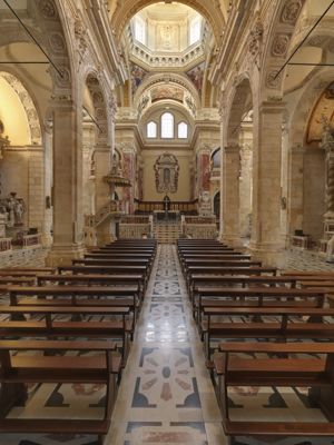 Cagliari, cattedrale Santa Maria, navata principale