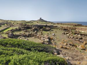 Cabras, Tharros, resti del villaggio nuragico e tophet