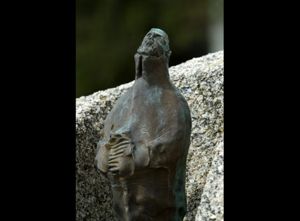 Piazza Sebastiano Satta, dettaglio sculture