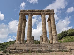 Fluminimaggiore, tempio di Antas, fronte