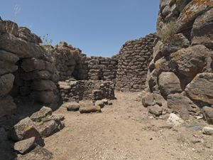 Orroli, nuraghe Arrubiu, cortile interno