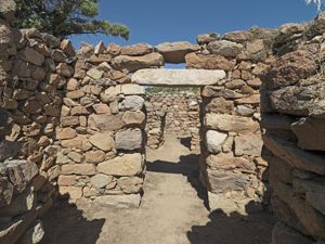 Villagrande Strisaili, S'Arcu e is Forros, interno del tempio a megaron