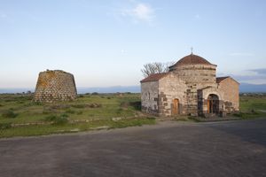 Silanus, Santa Sabina, nuraghe e chiesa medievale
